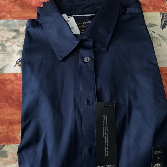 3 button up dress shirts - Picture 3 of 5